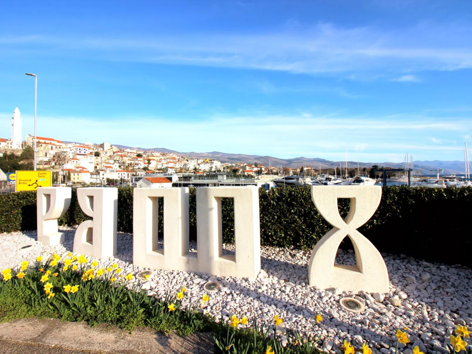 "Adriana" mit Blick auf das Wasser-Outside