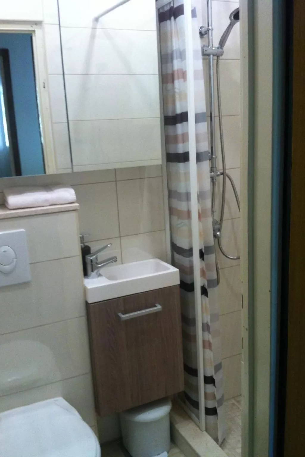 In Okrug Donji mit privatem Parkplatz-Dedans