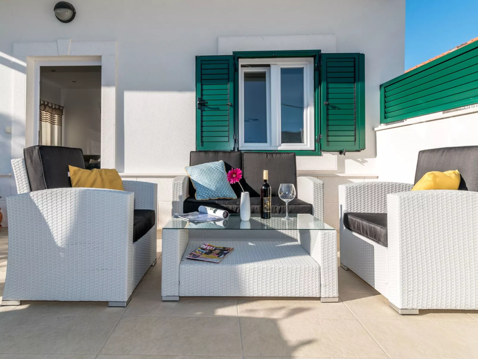 Modernes Ferienhaus mit Terrasse und Meerblick-Drinnen