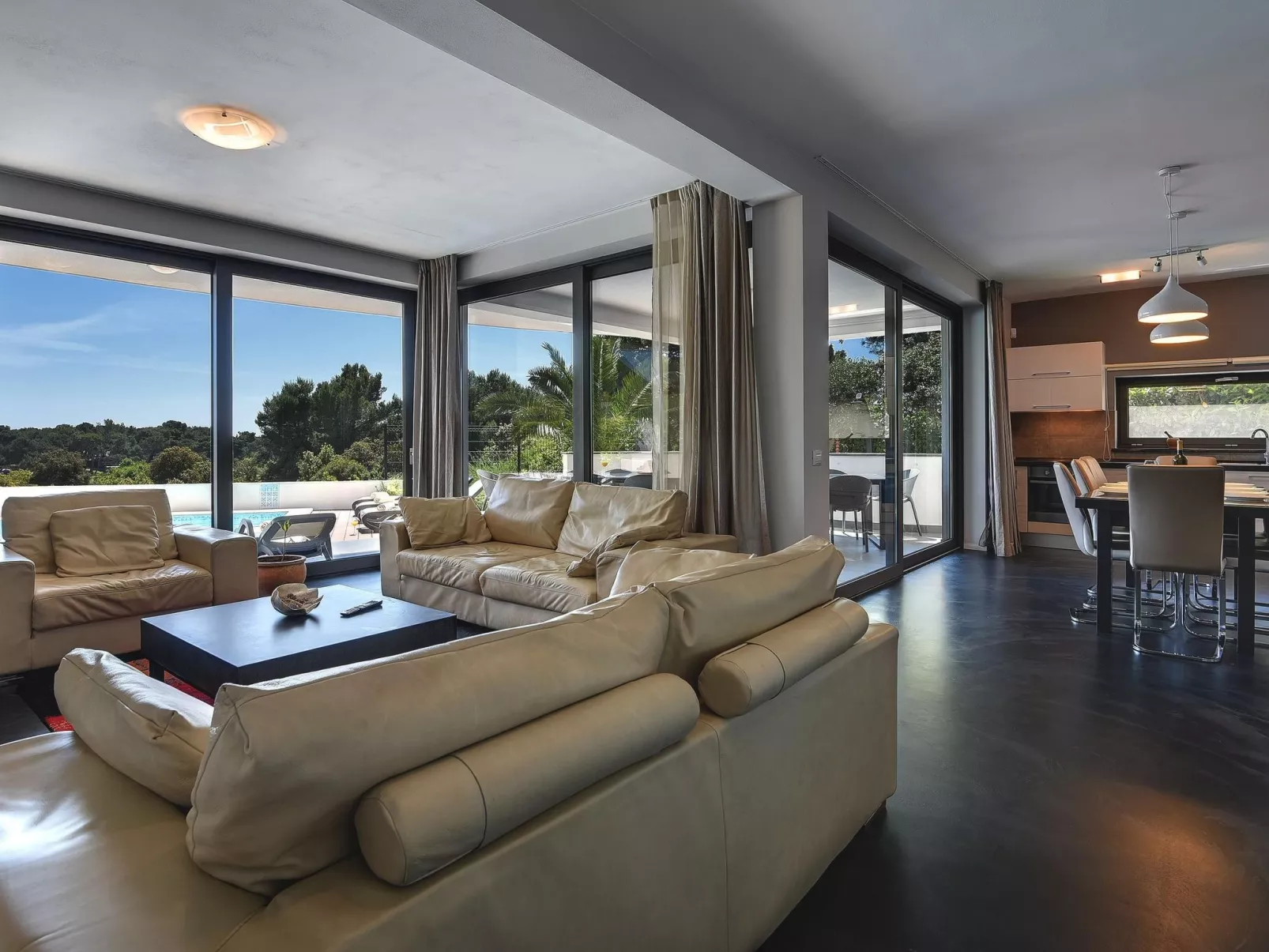 Ferienvilla Sunrise  mit Pool in Premantura-Drinnen