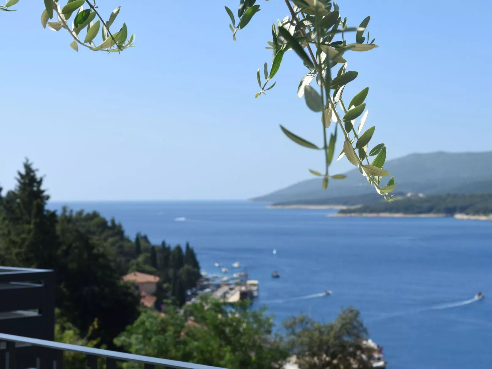 'Persic' mit privatem Pool-Image-tags.info