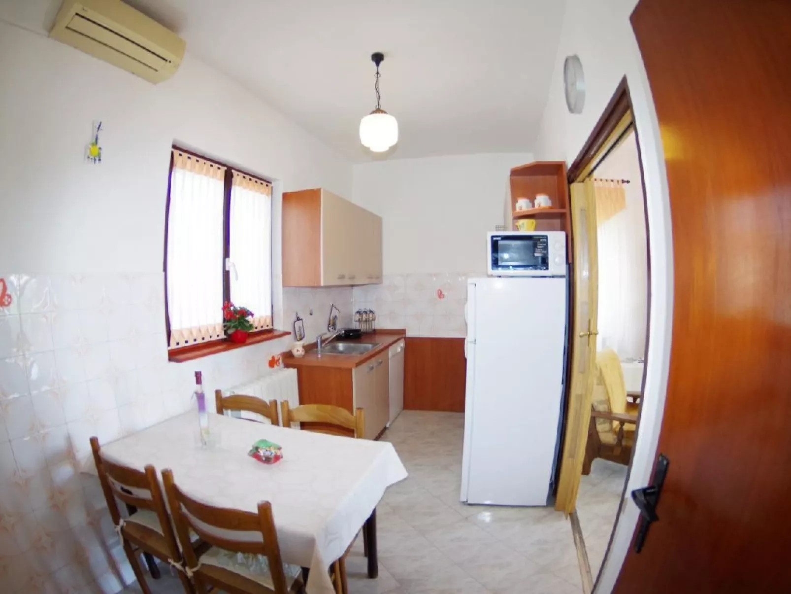 Im Dorf Peresiji-Dedans