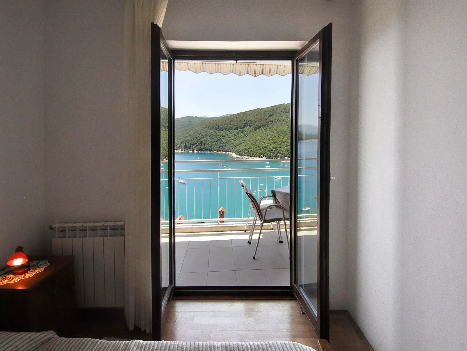 Zwei-Zimmer-Wohnung in der Nähe des Meeres-Inside