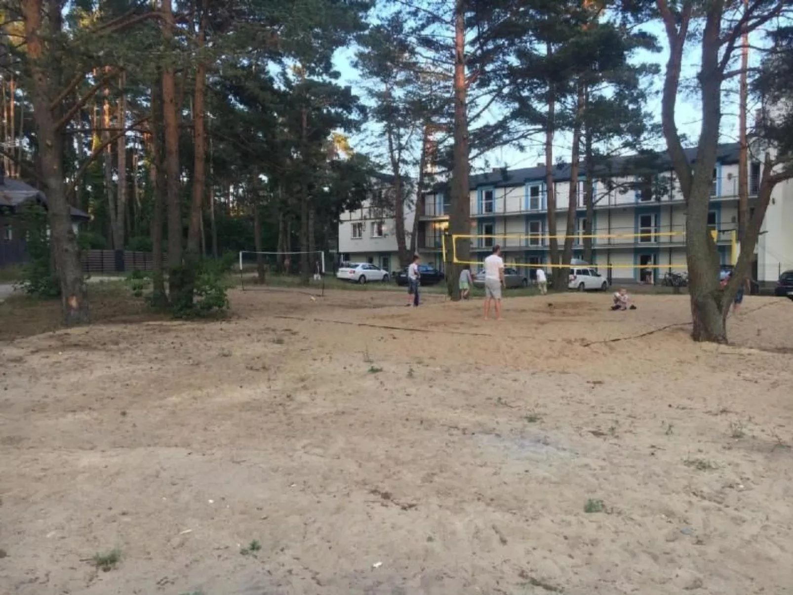 "Apartment 18B" mit Schwimmbad-Draußen