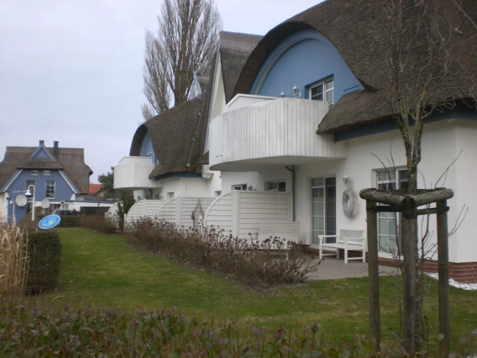 Helle Ferienwohnung mit Wellnesslandschaft-Dehors