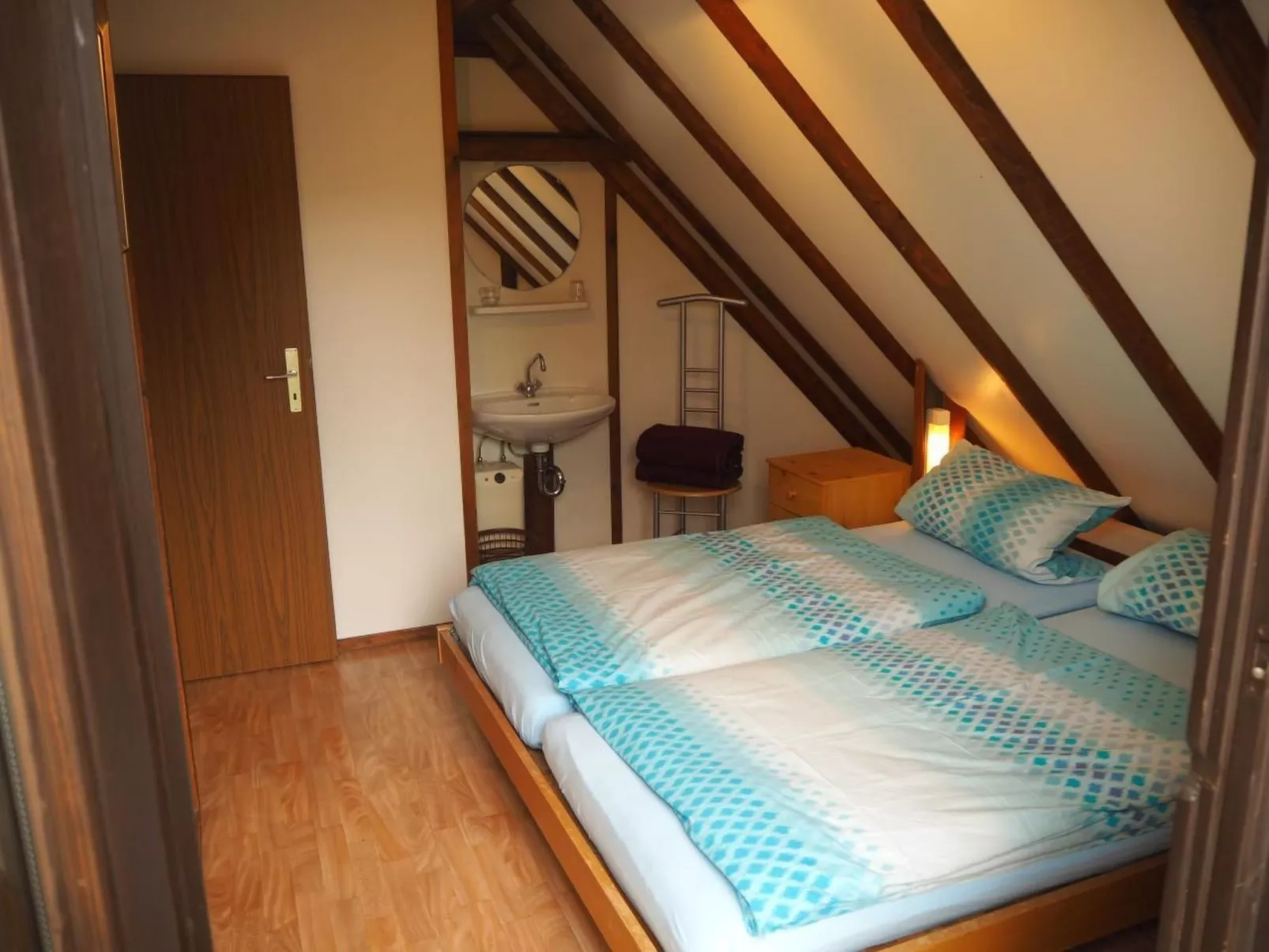 Mit Grill, Terrasse und Garten-Drinnen