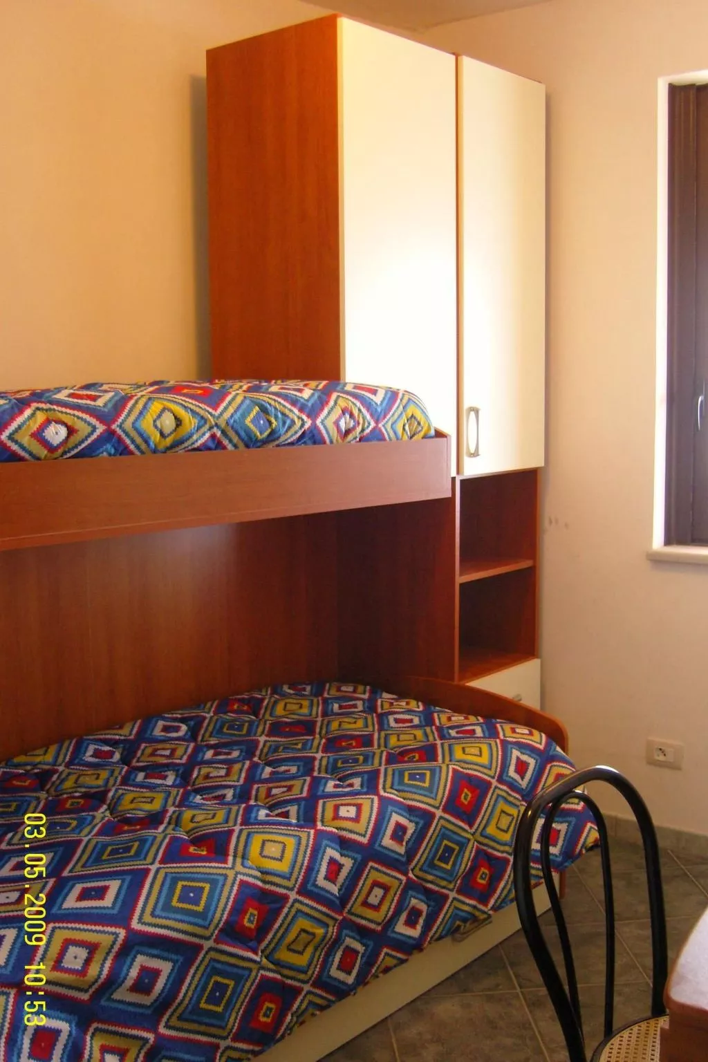 Flacher Kirschbaum-Drinnen