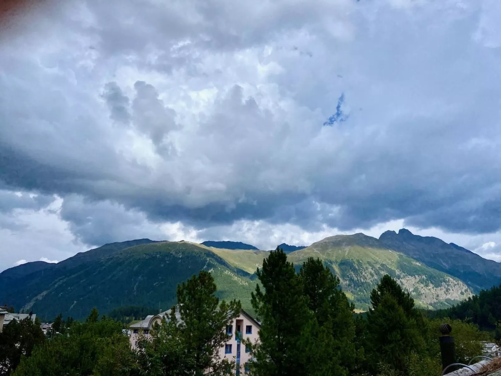 The Green Hut-Dehors