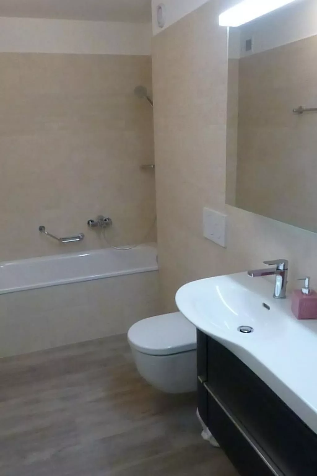 Chavallera Wohnheim Surlej 9-Drinnen