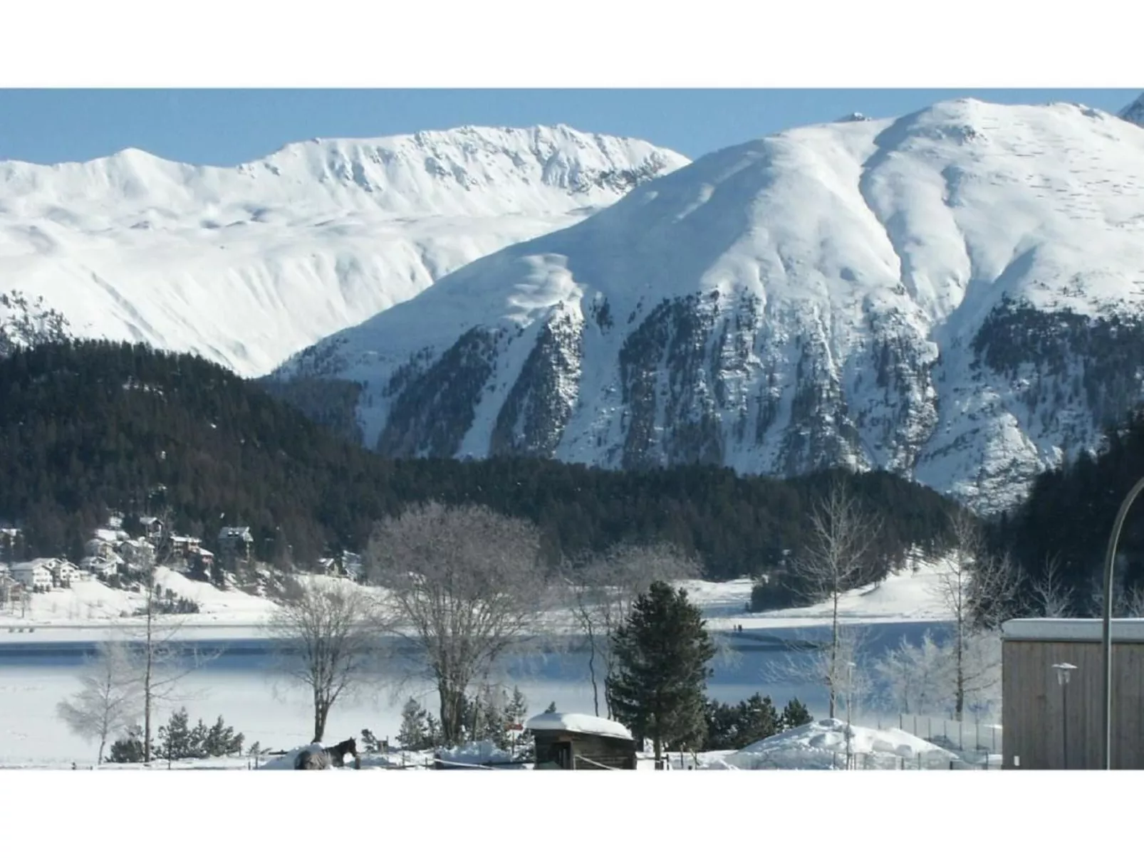 Ludains 4, APT. 25-Outside