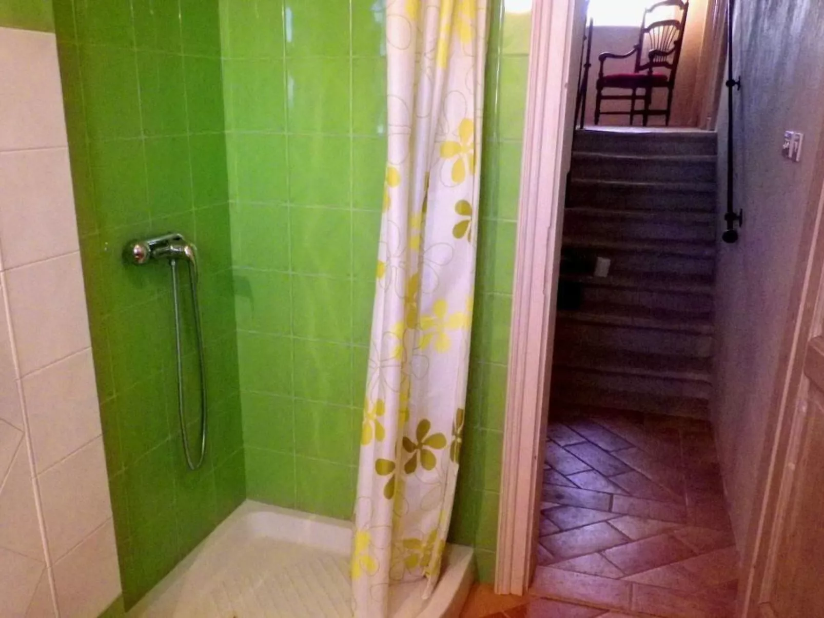 'Adri' mit Wasserblick-Drinnen