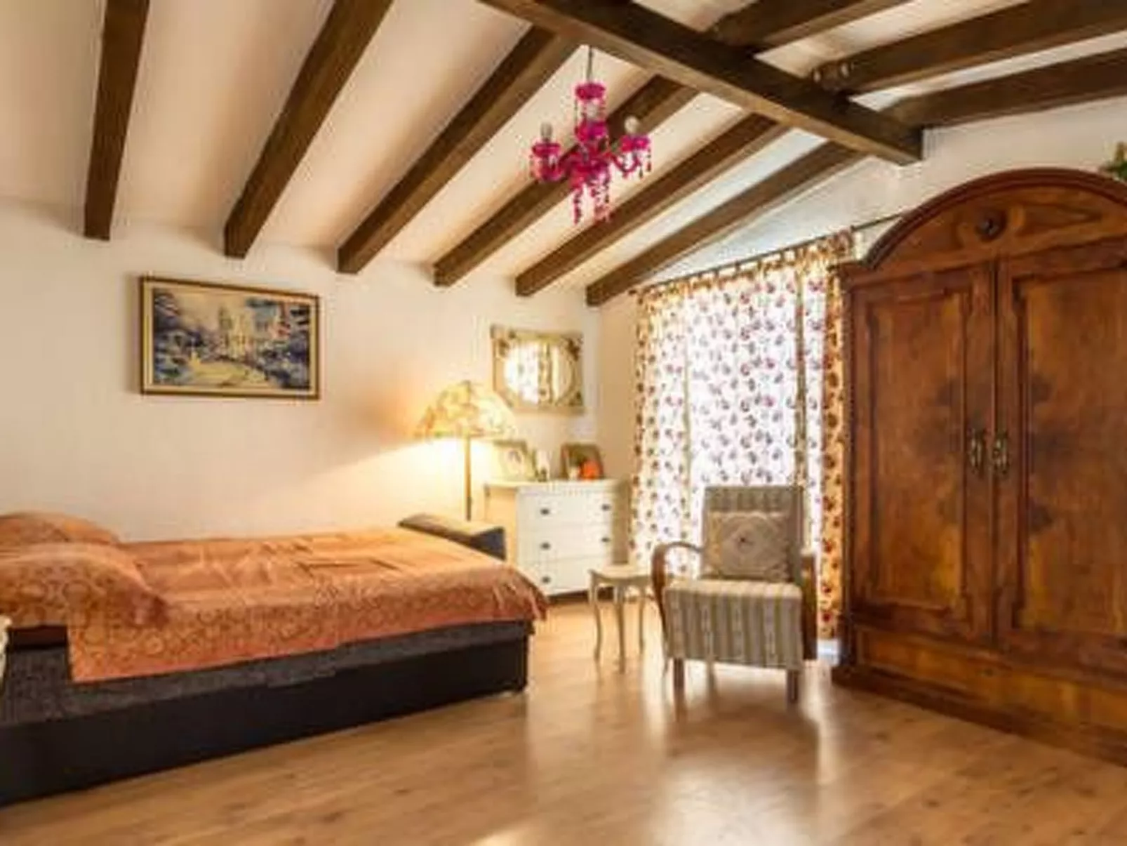 Hütte mit Garten, Grill und Terrasse-Inside