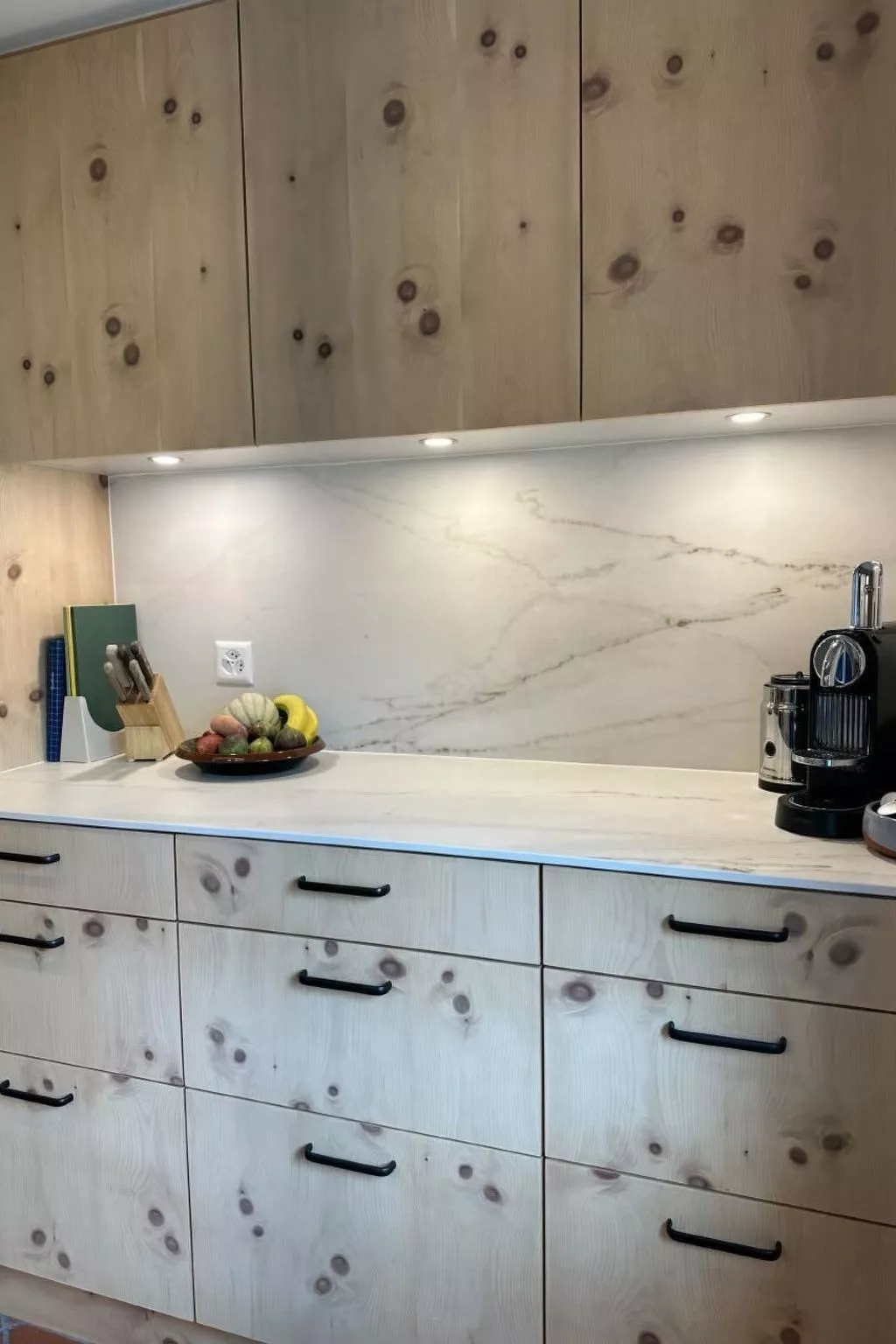 Chesa Curtin 2-Image-tags.info