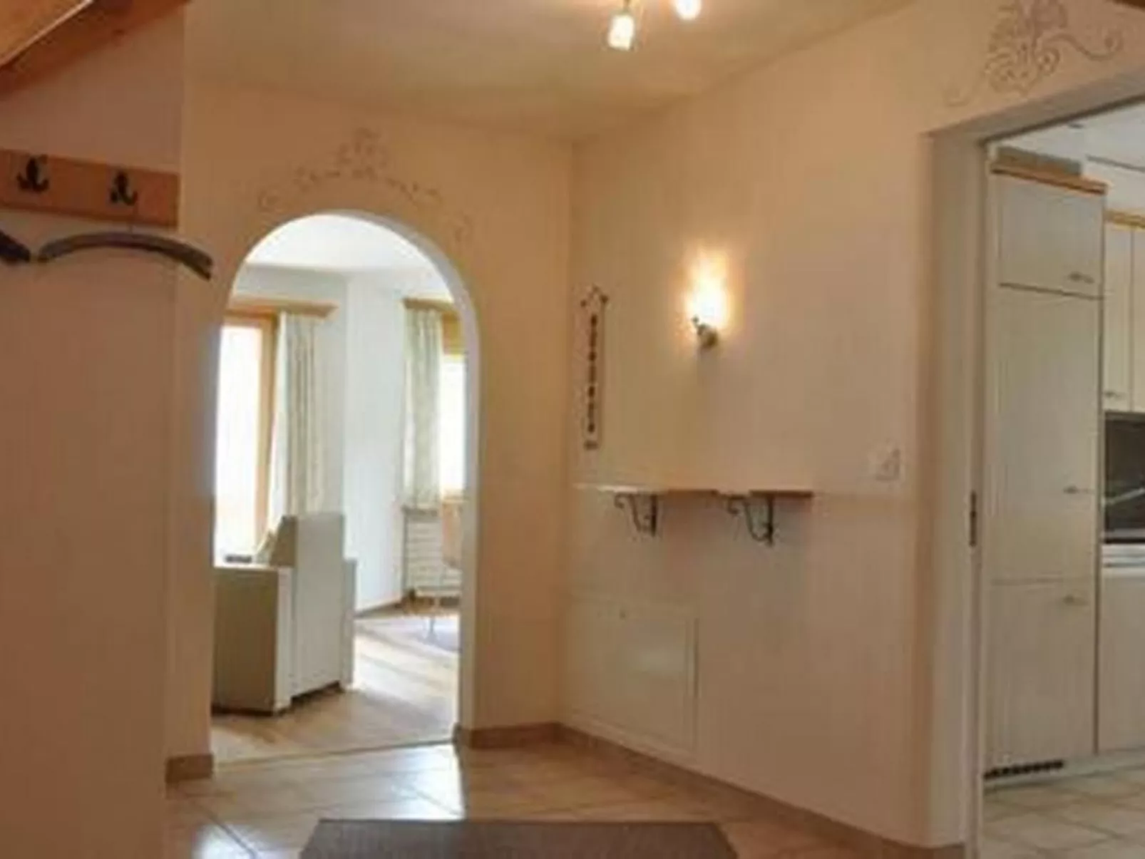 Chesa Semnadur H8-Image-tags.info