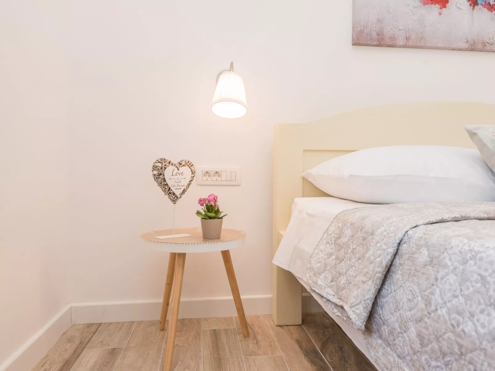 "Ivana" mit Blick auf das Wasser-Drinnen