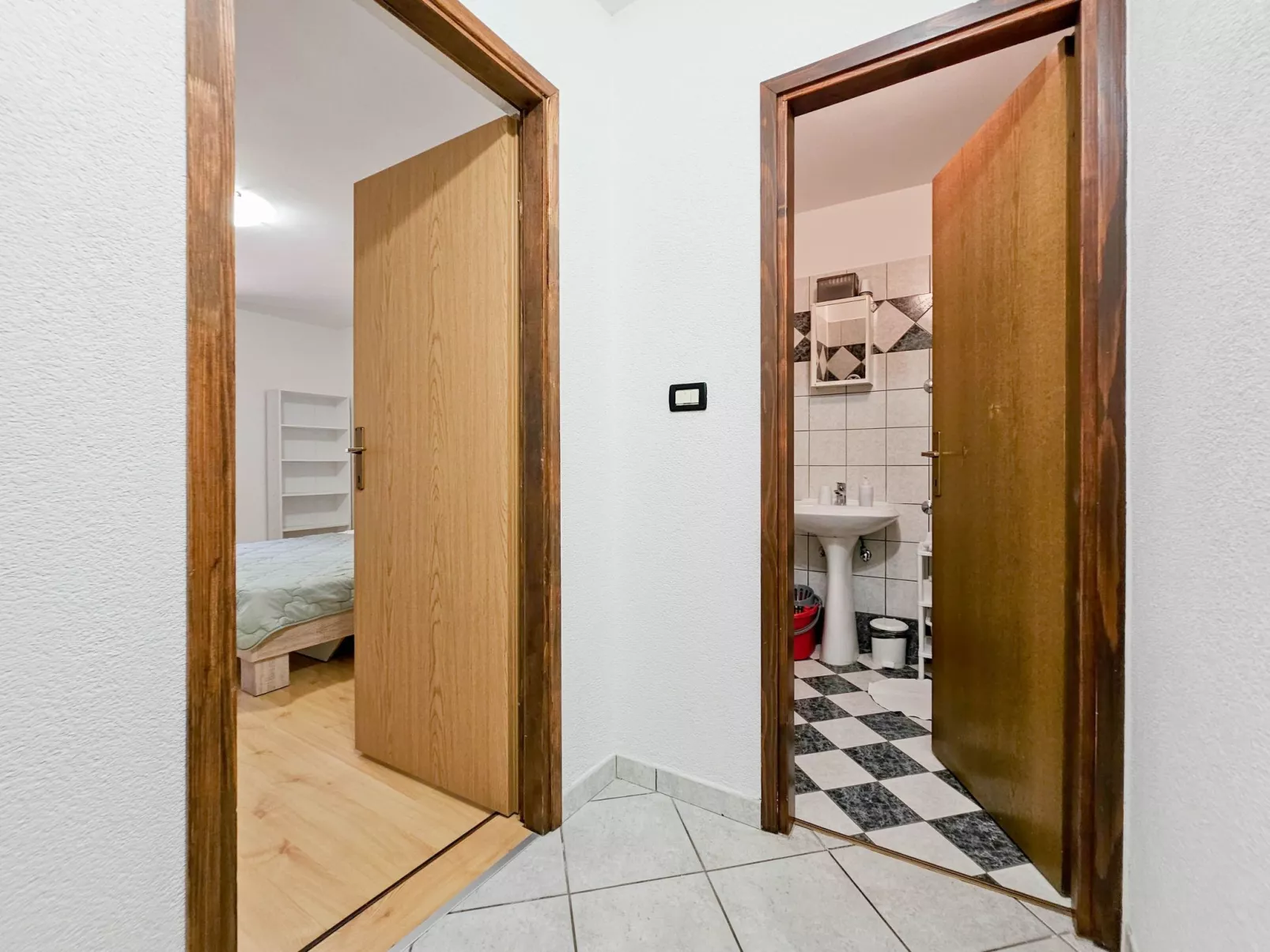 Für 3 Personen ca. 30 m&sup2; in Novigrad, Adriaküste Kroatien (Westküste von I-Inside