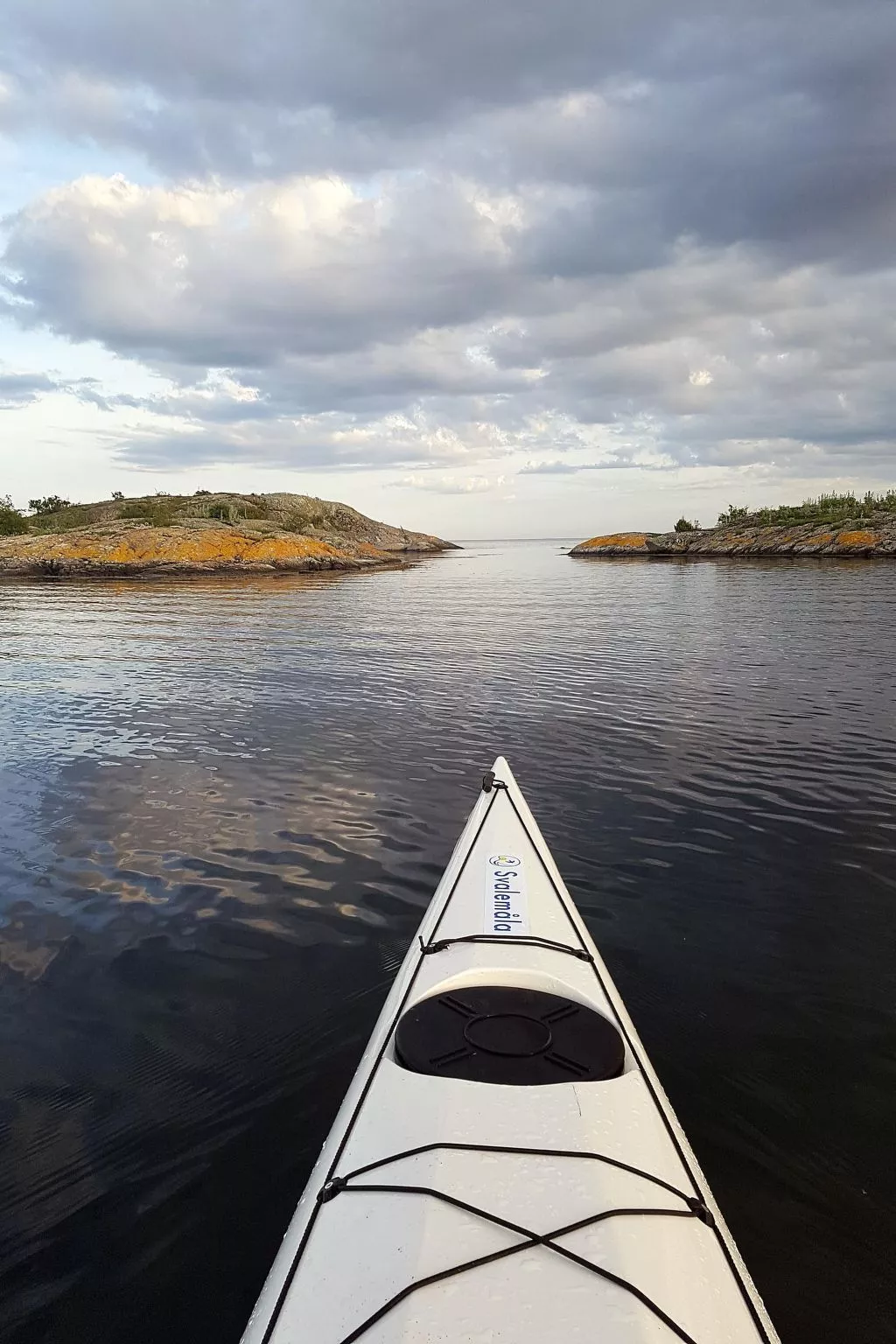 Holzhaus mit überdachter Terrasse-Draußen