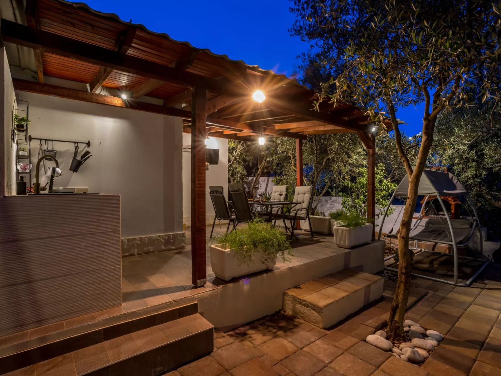 Geräumiges Ferienhaus mit Terrasse und Garten-Dehors