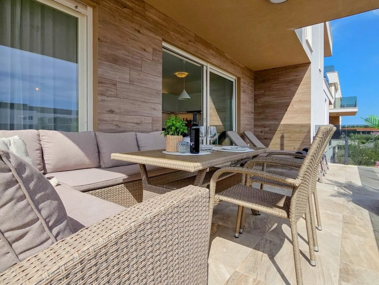 Green Oasis mit Schwimmbad-Image-tags.info