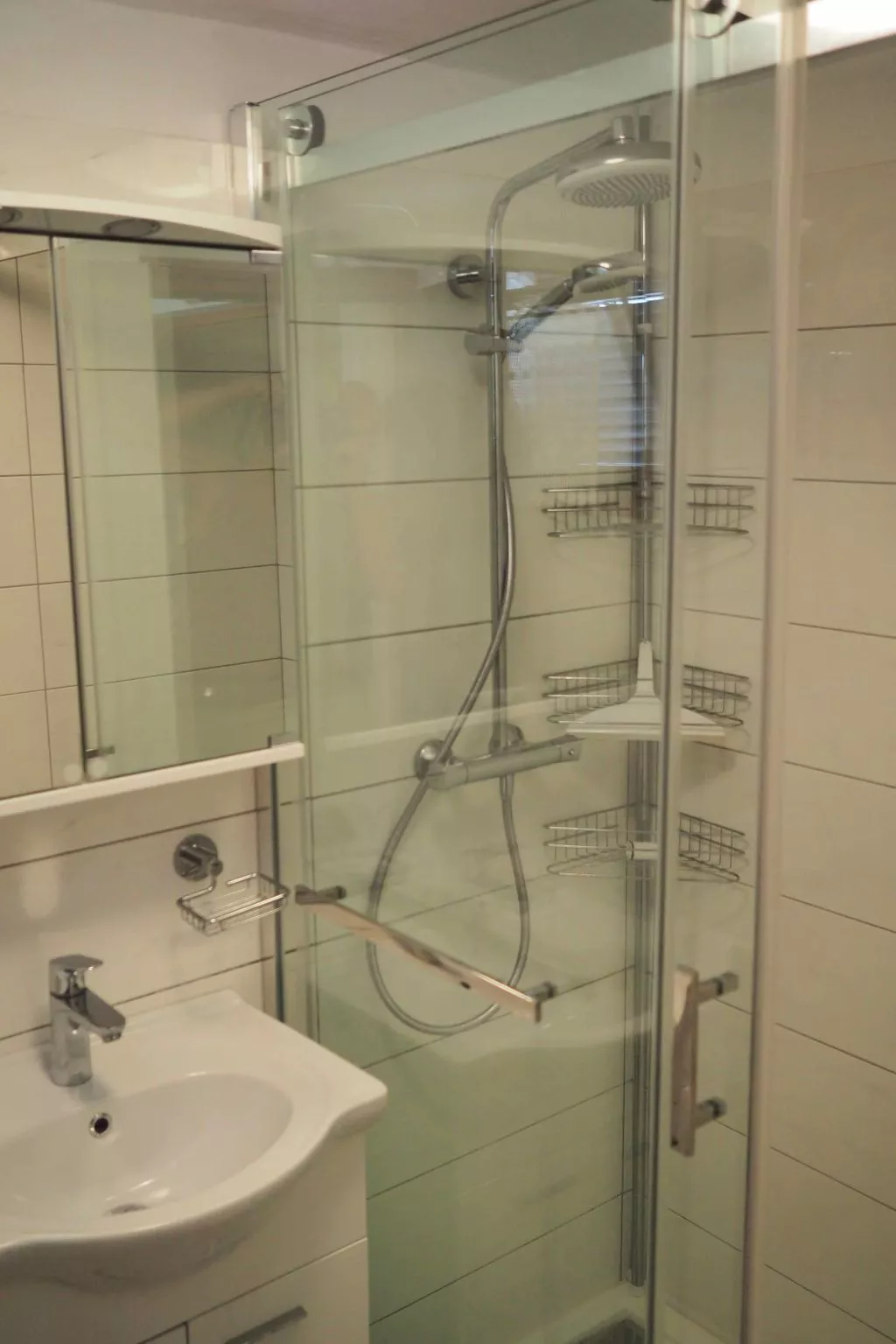 Appartement mit Blick auf das Wasser-Image-tags.info