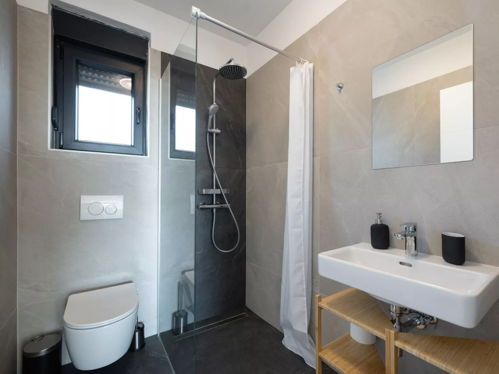 Villa Artec mit Meerblick-Drinnen