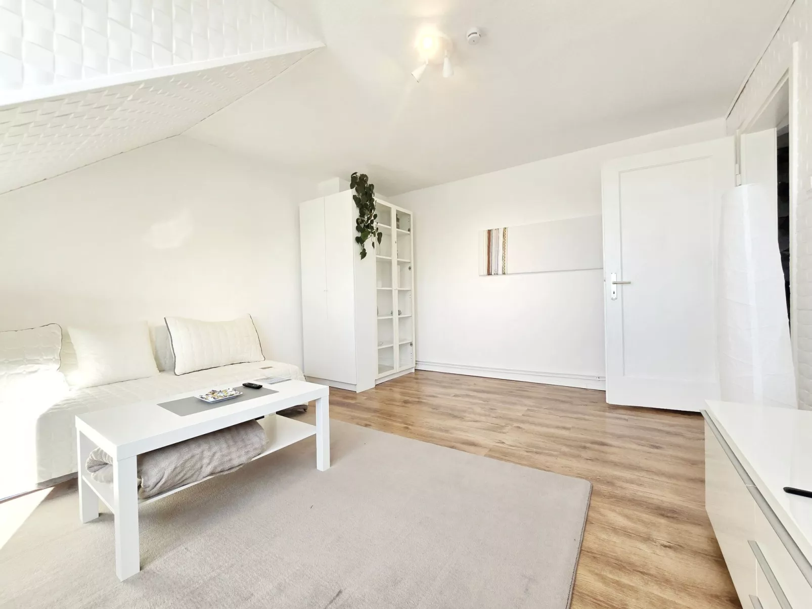 Apartment nähe A1 und Mercedes-Dedans