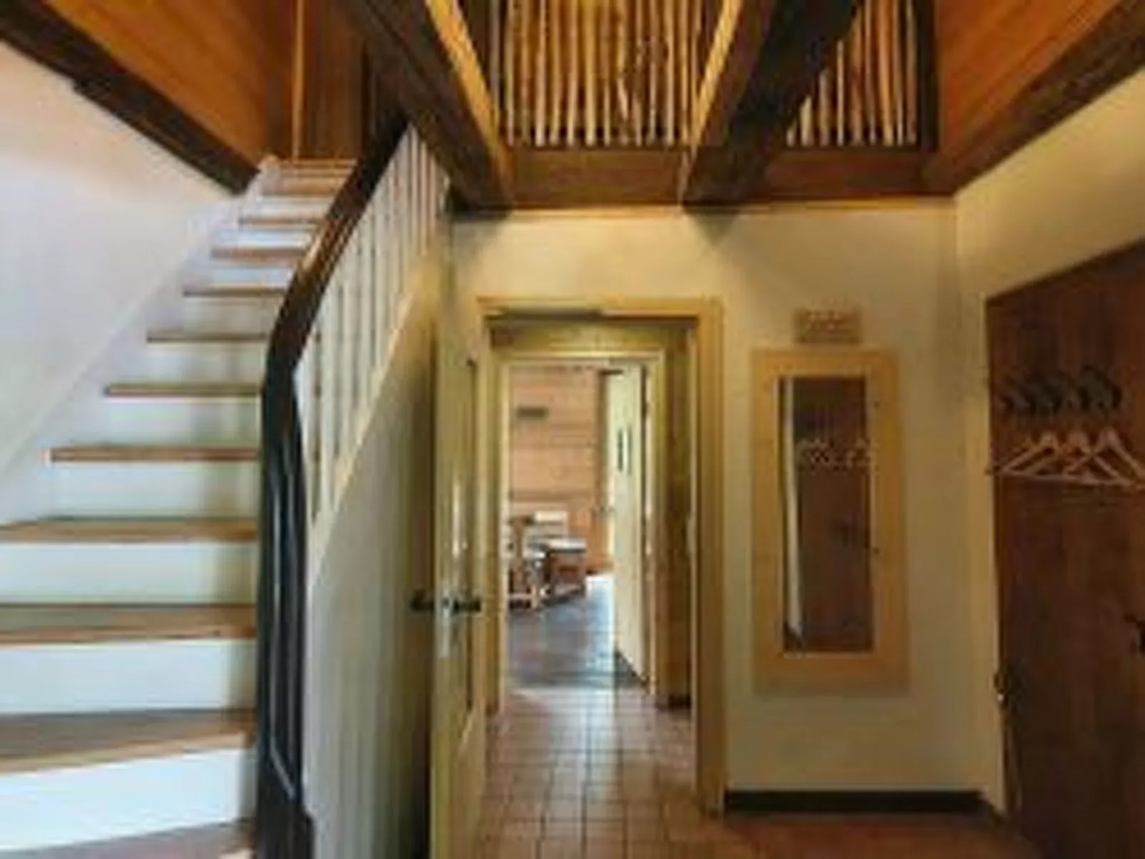 Urgemütliche Gruppenhütte mit Gartensauna-Dedans