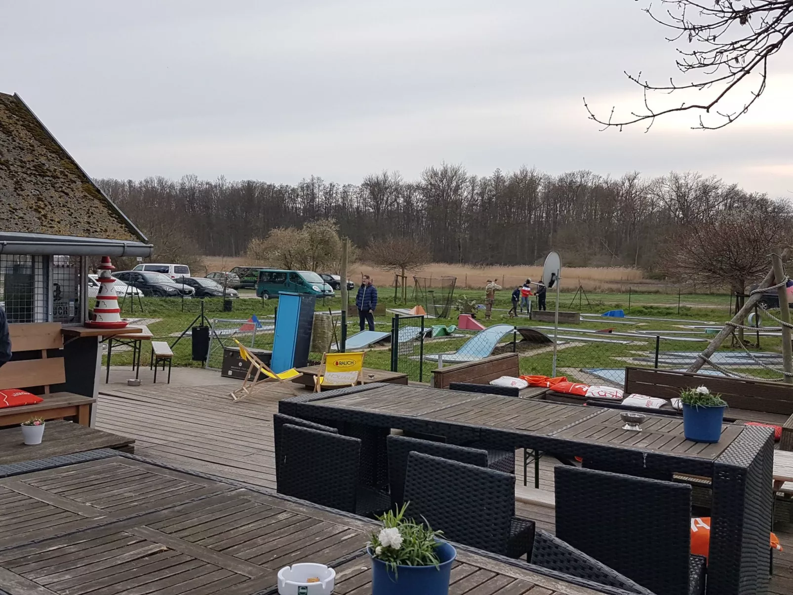 Gemütliches Schwedenhäuschen mit Terrasse-Draußen