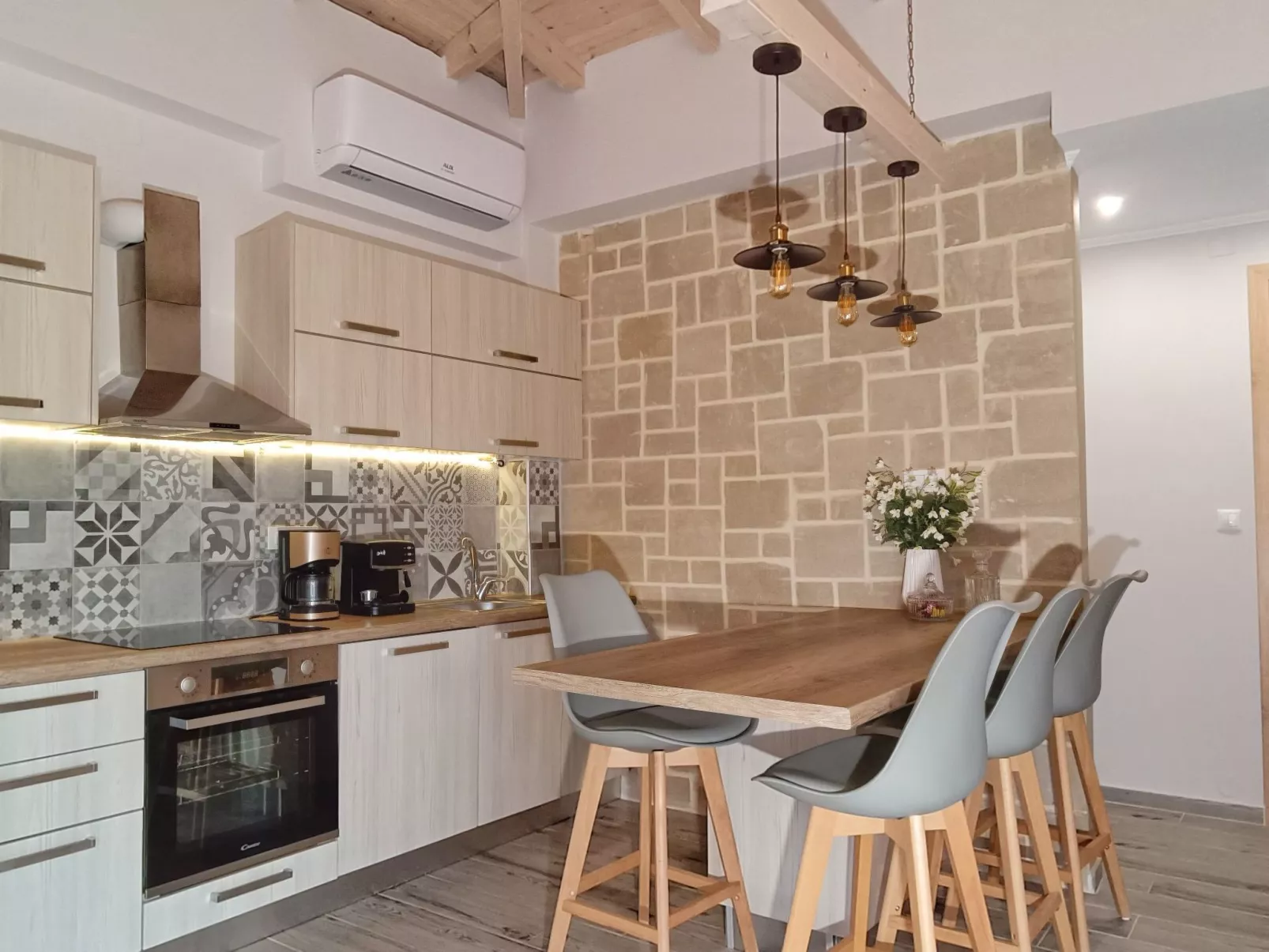 MAKRAKIS ALEXANDROS-Drinnen