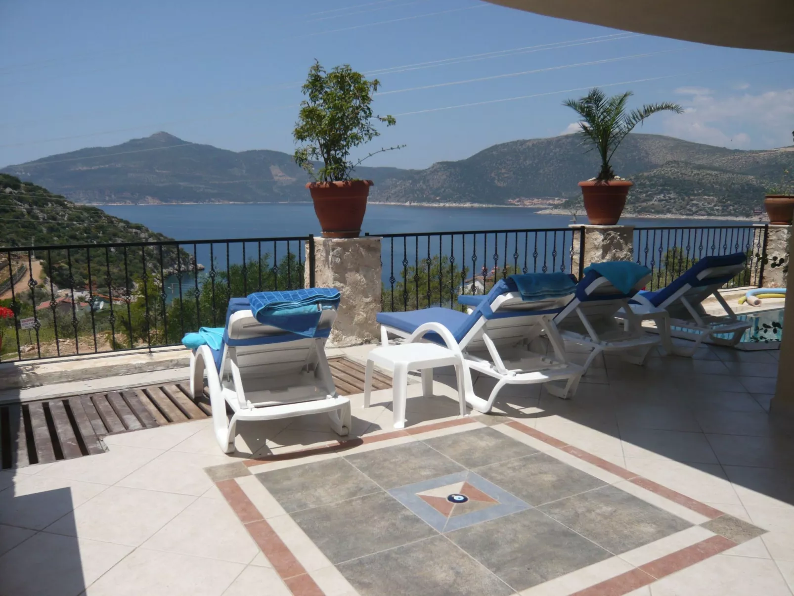 Ferienvilla Amare mit privatem Pool und Meerblick-Draußen