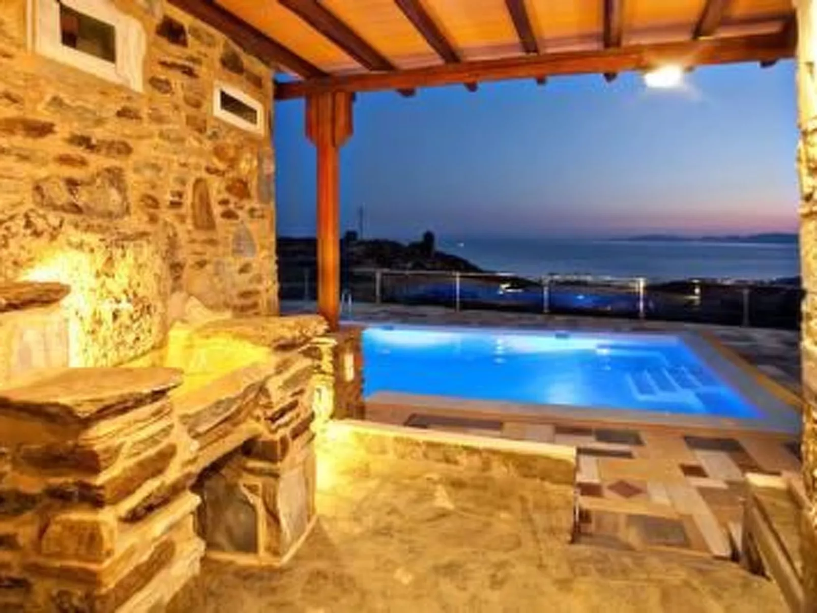 Mit eigenem Pool-Dehors