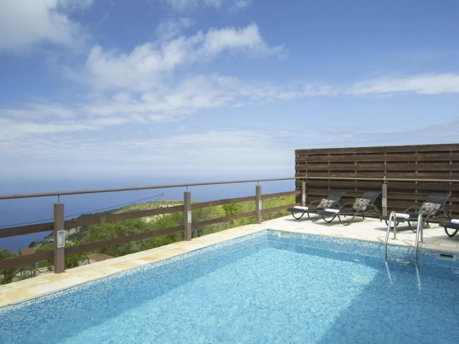 Schönes Haus in Apollonii mit privatem Pool-Outside