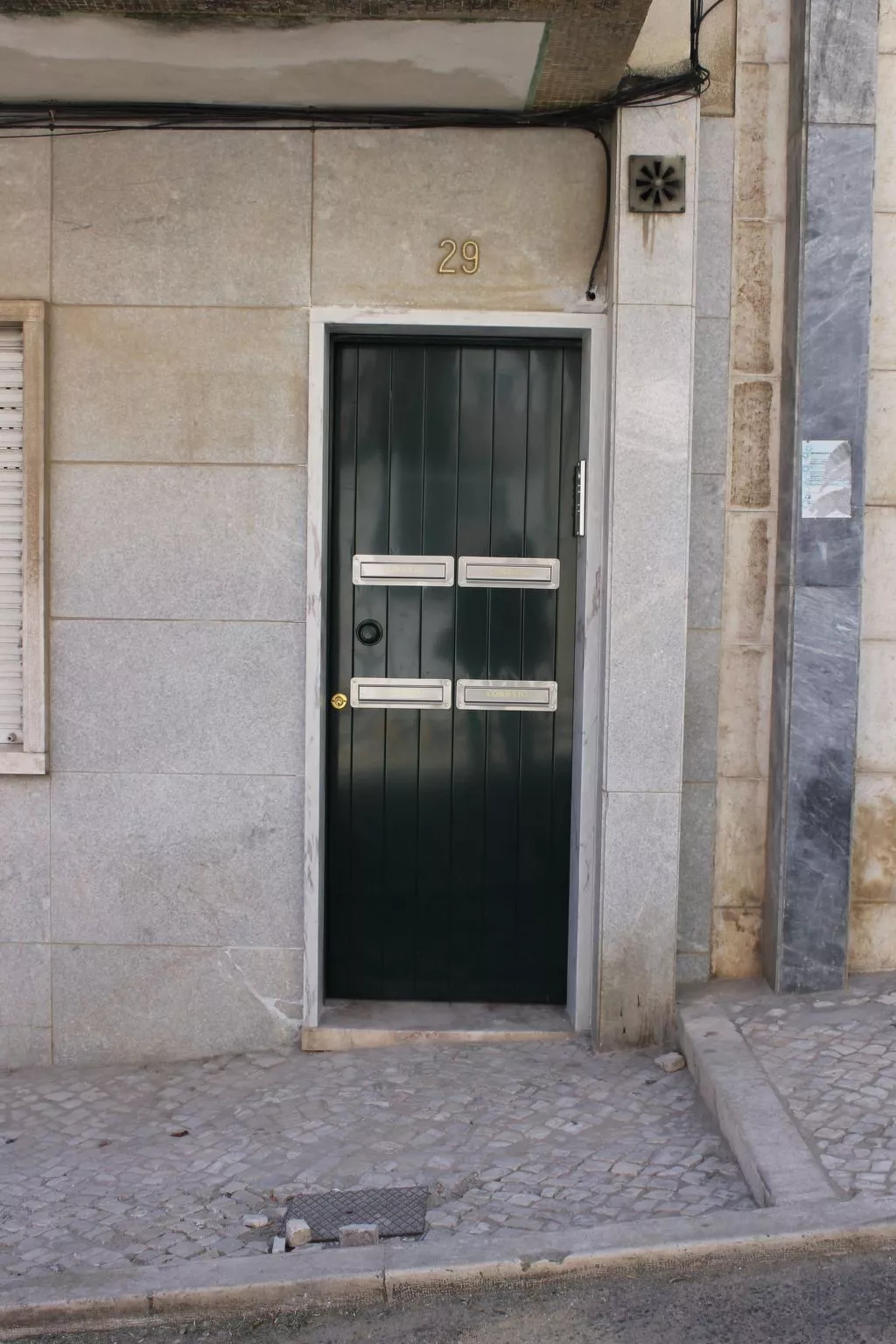 In Algés mit Kleinem gemeinsamem Pool - Draußen