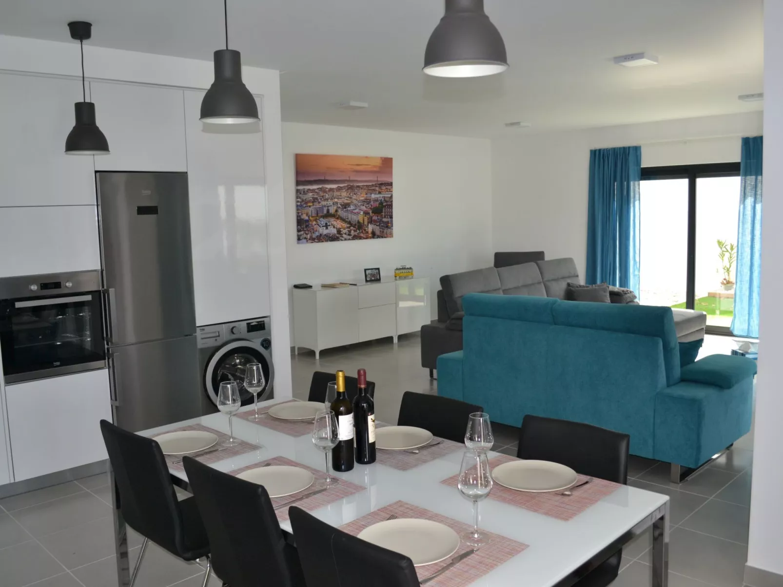 Neue moderne Villa mit privatem Pool-Dedans