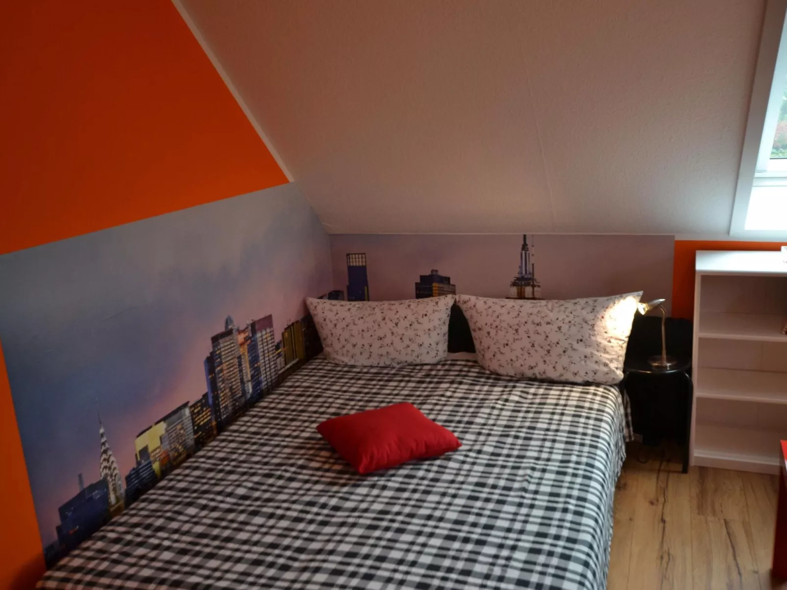 Großzügige Ferienwohnung mit Terrasse-Drinnen