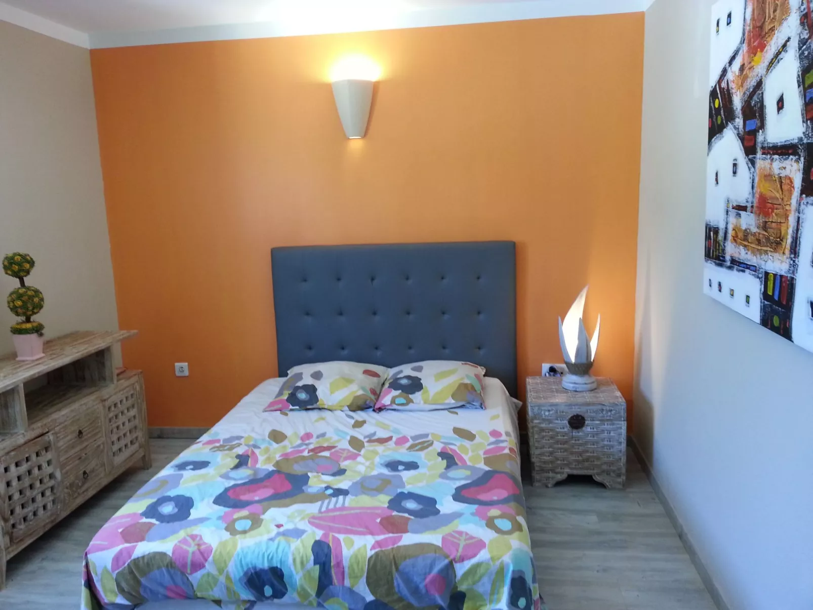 Mit eigenem Pool-Drinnen