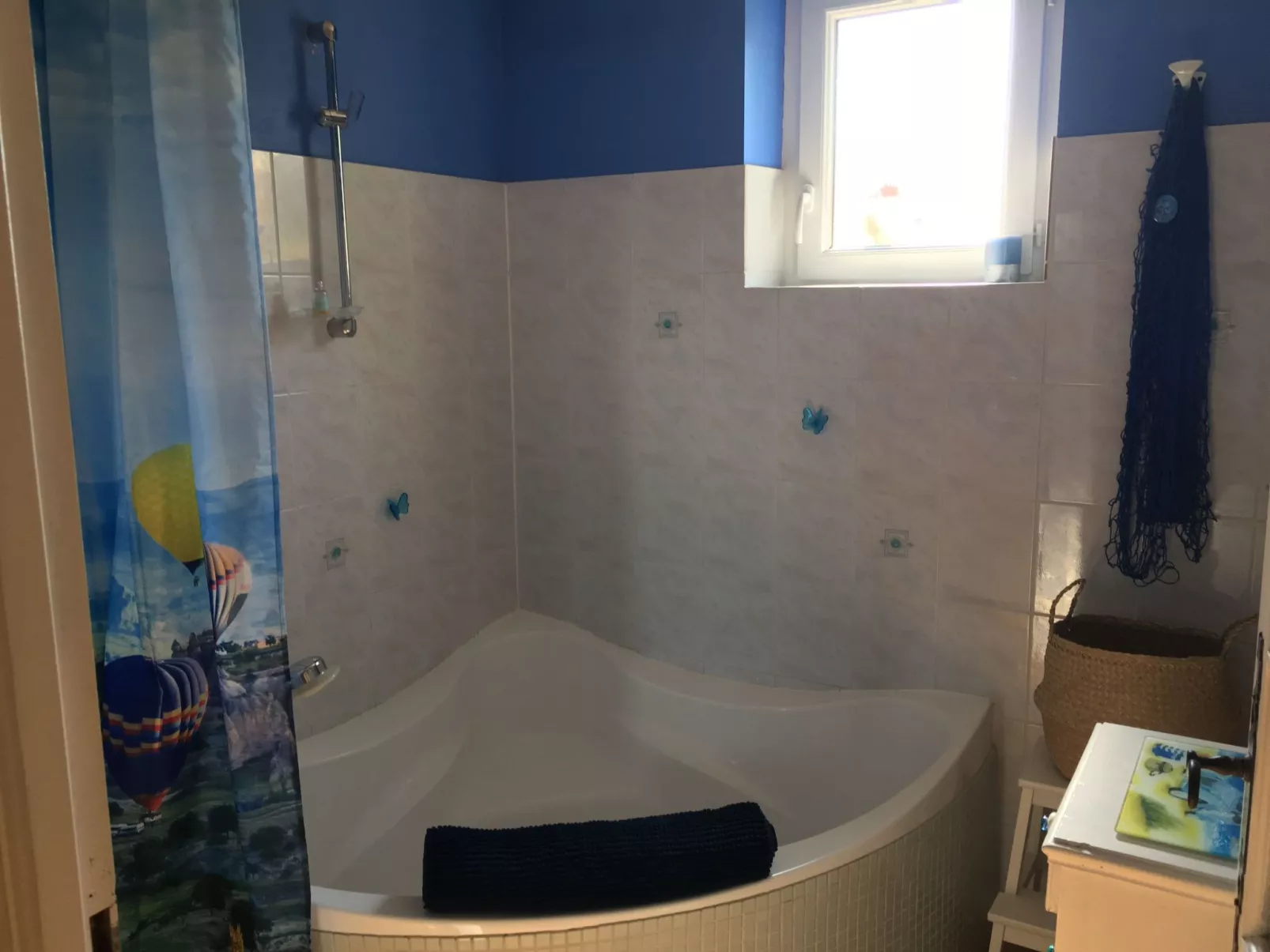 Domäne mit Terrasse-Drinnen