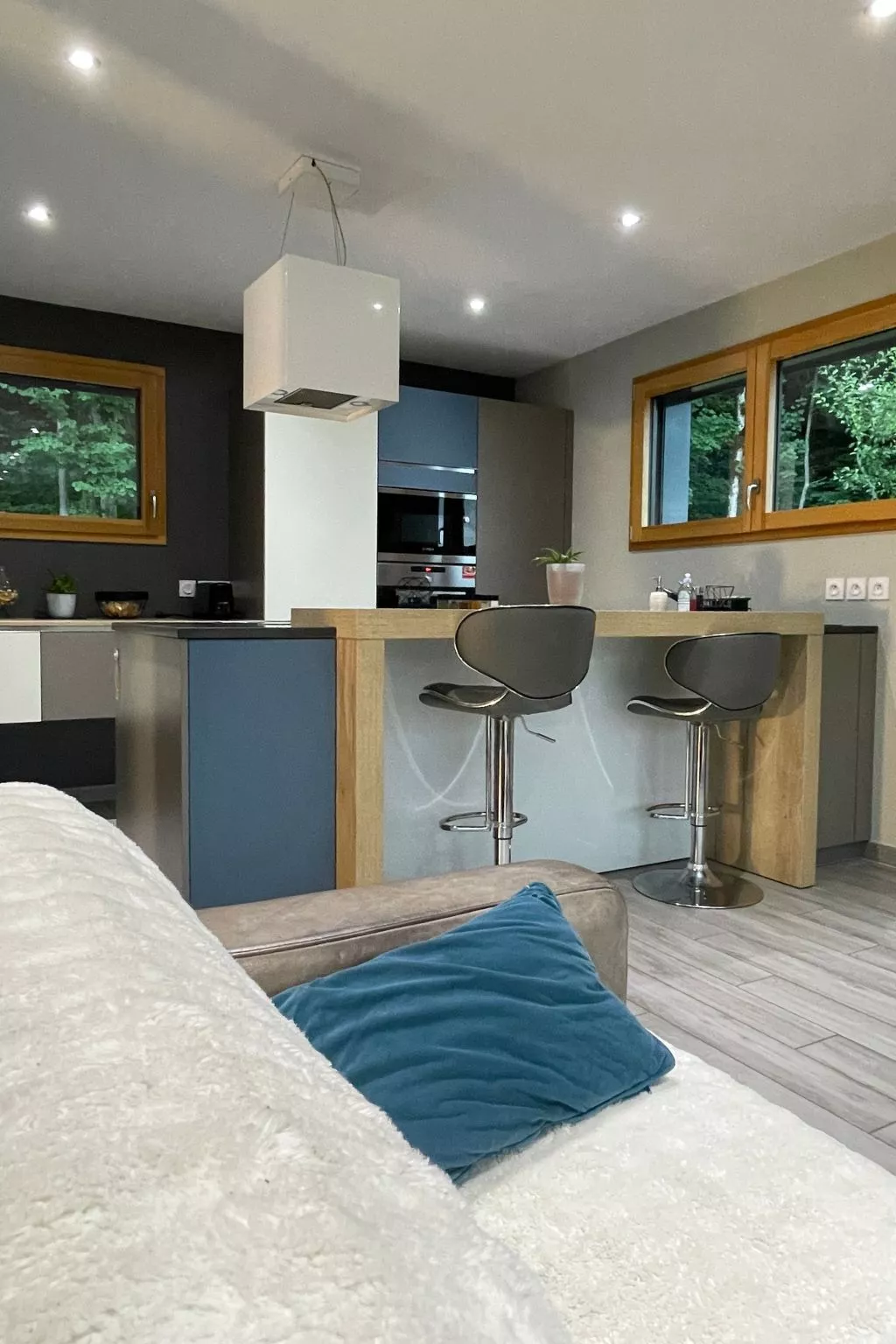 Das ruhige Les Grangettes mit Seeblick-Dedans