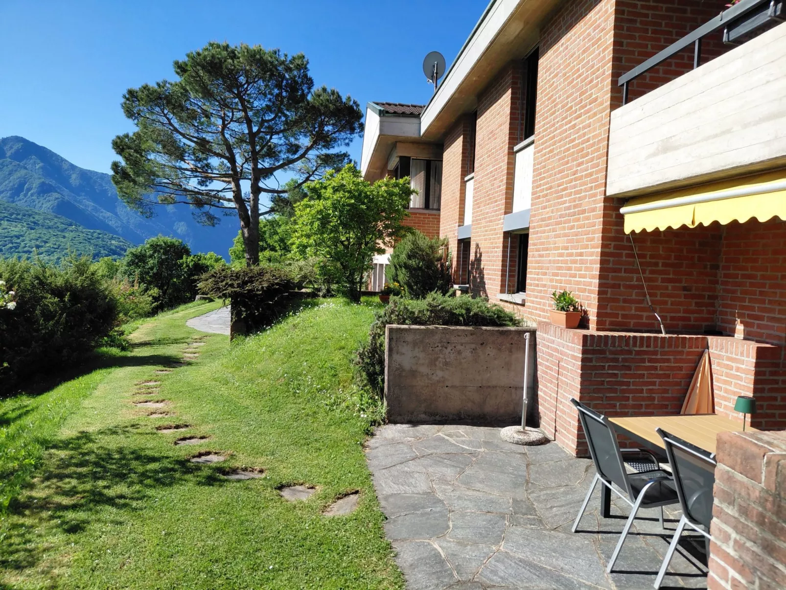 Casa primavera-Draußen