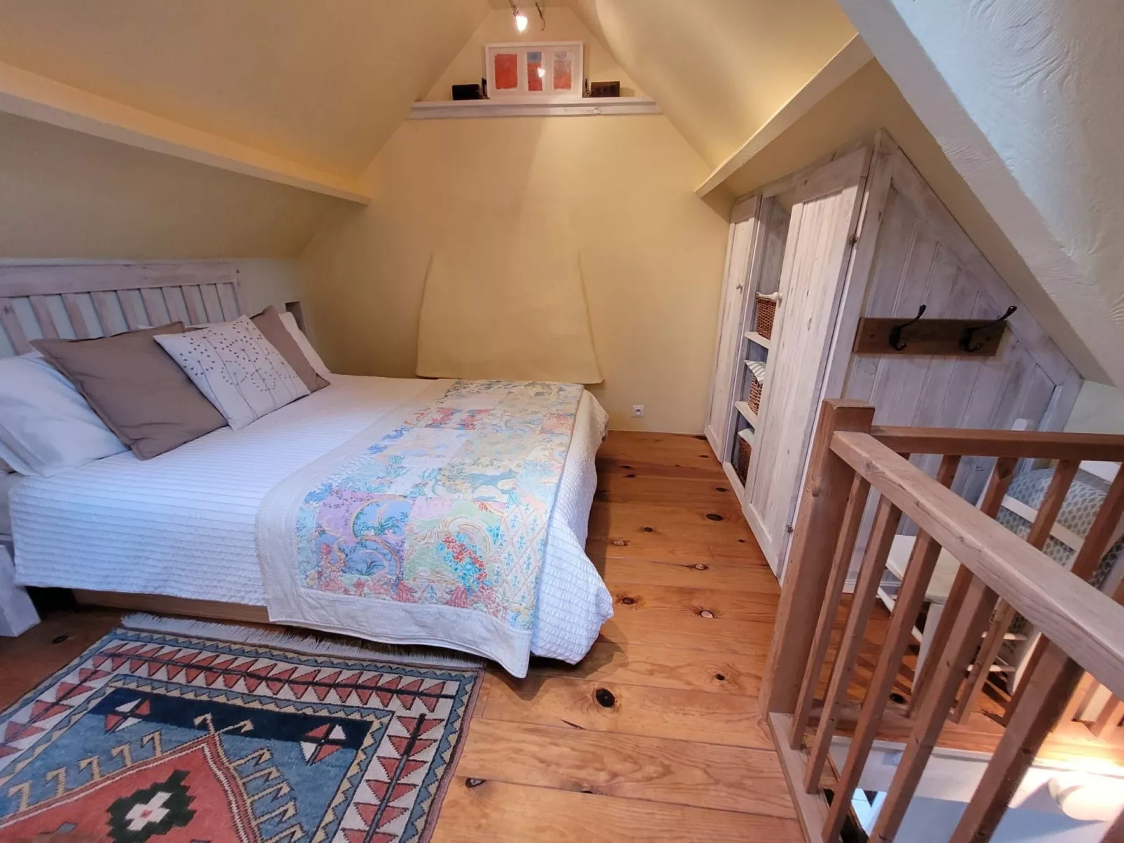 Kleiner Kokon mit seinem geheimen Garten-Inside