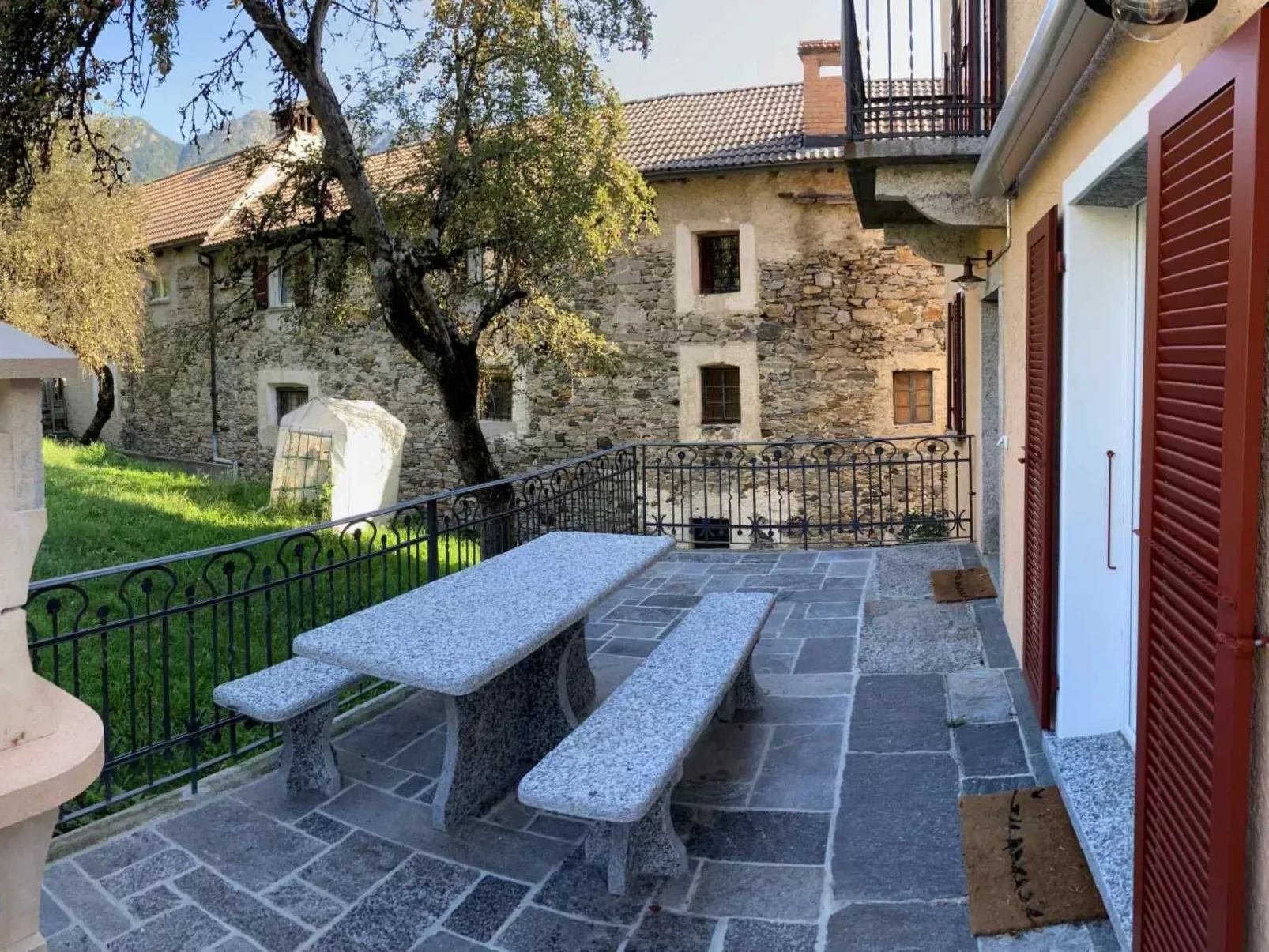 Al Sciresée House, am Fuße des geschützten Waldes-Dehors