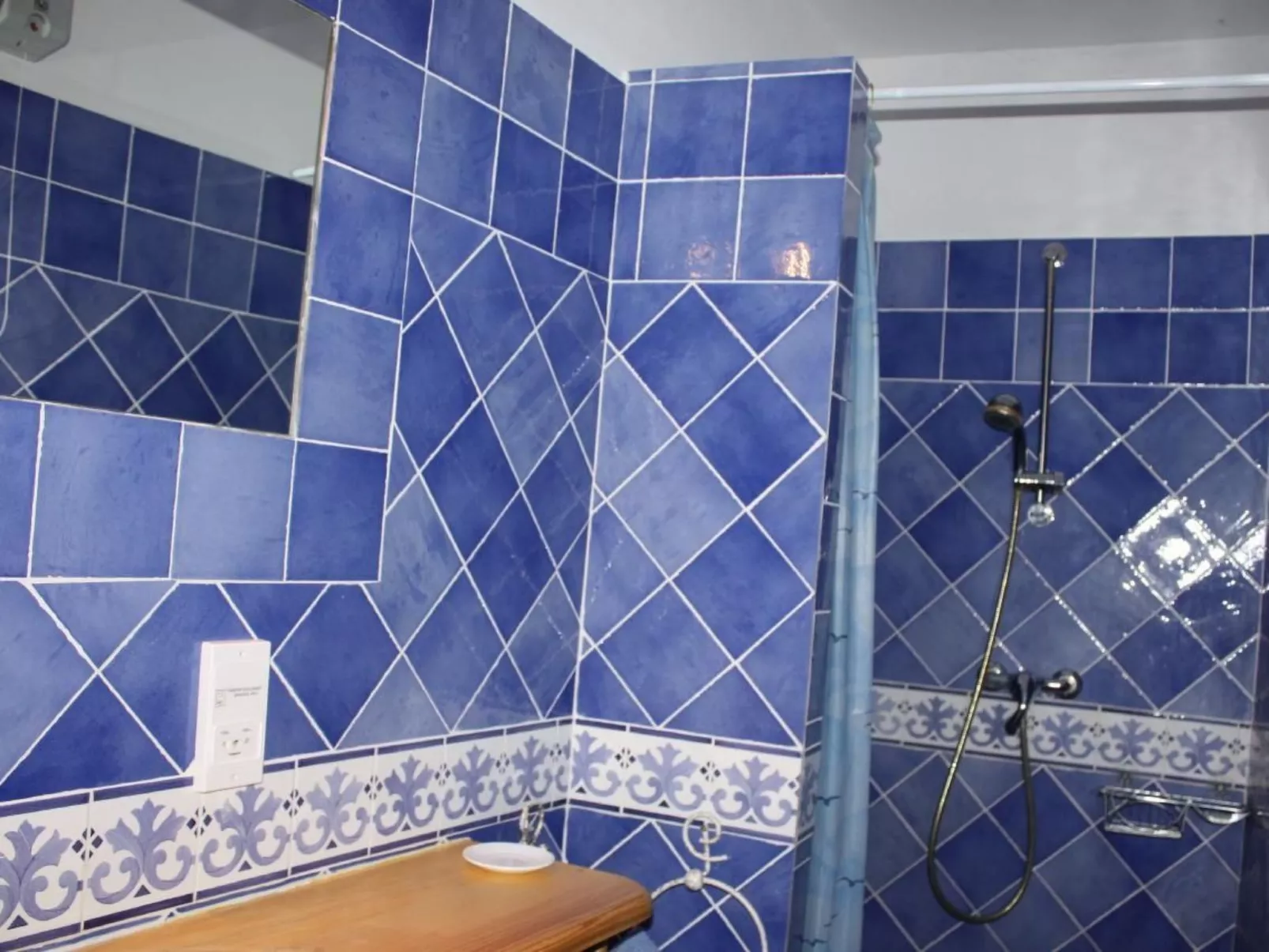 Gemütliches Studio inmitten von Weinbergen und Olivenbäumen-Drinnen