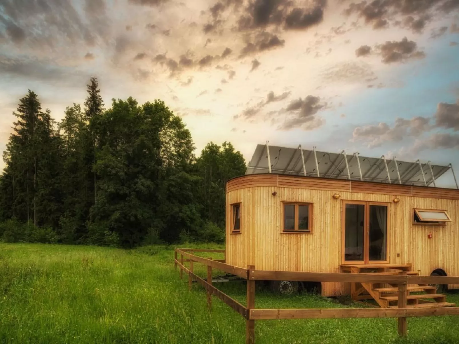 Walter Tiny House-Outside