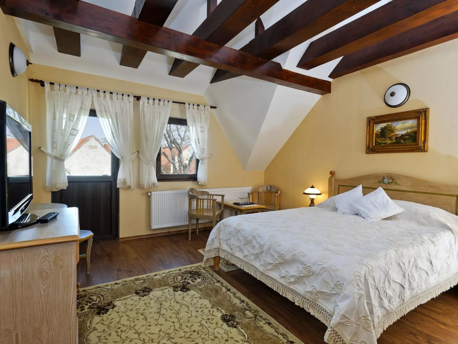 Kürzlich in eine Ferienvilla konvertiertes (2010), umfriedetes Haus aus der Sac-Inside