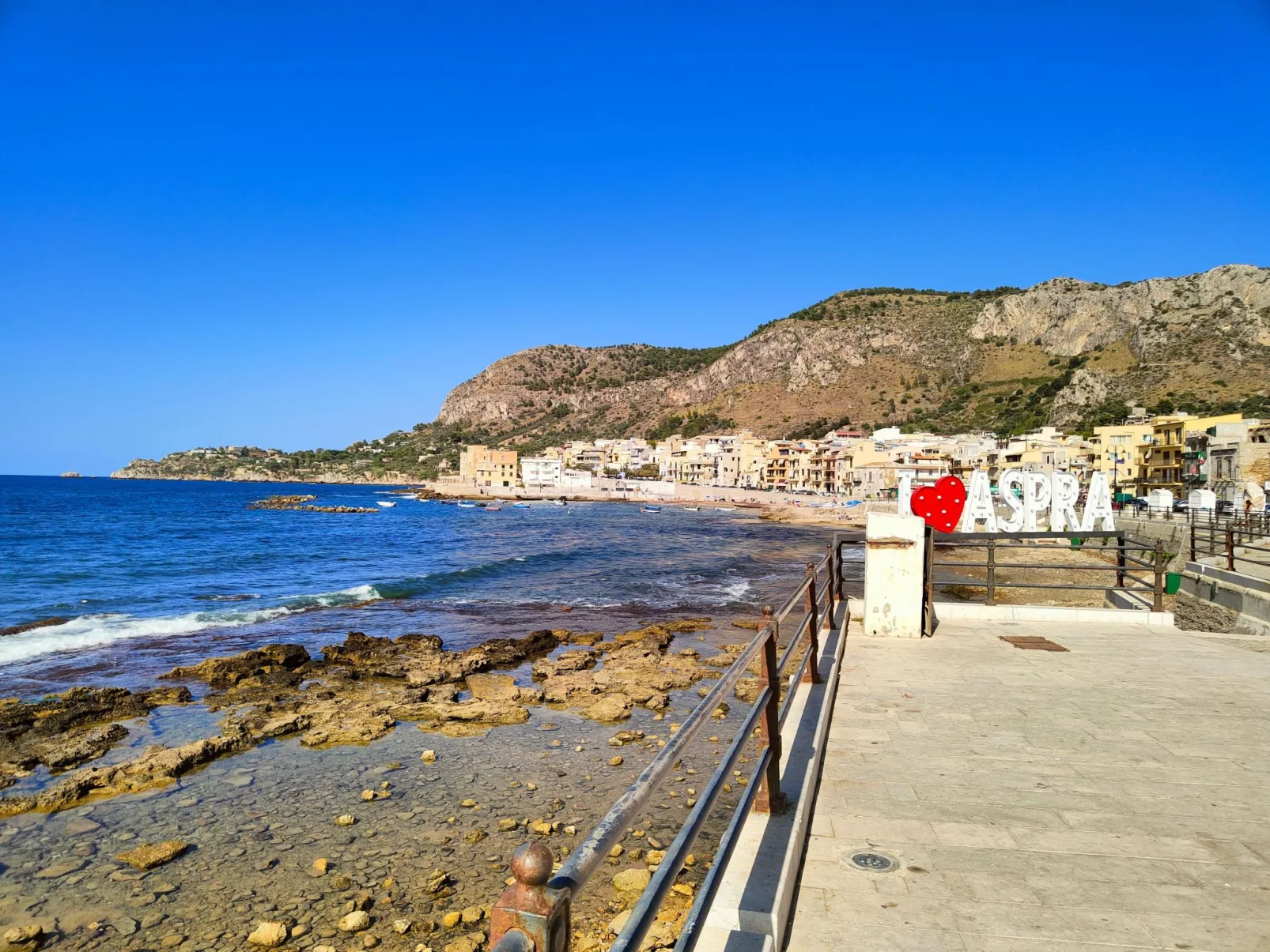 La Casetta di Mari by Holiday World-Outside