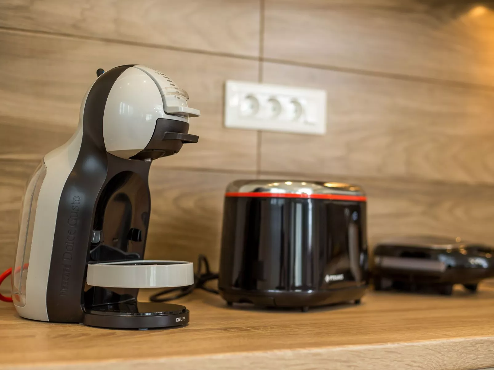 Mit eigenem Garten und Grill-Dedans