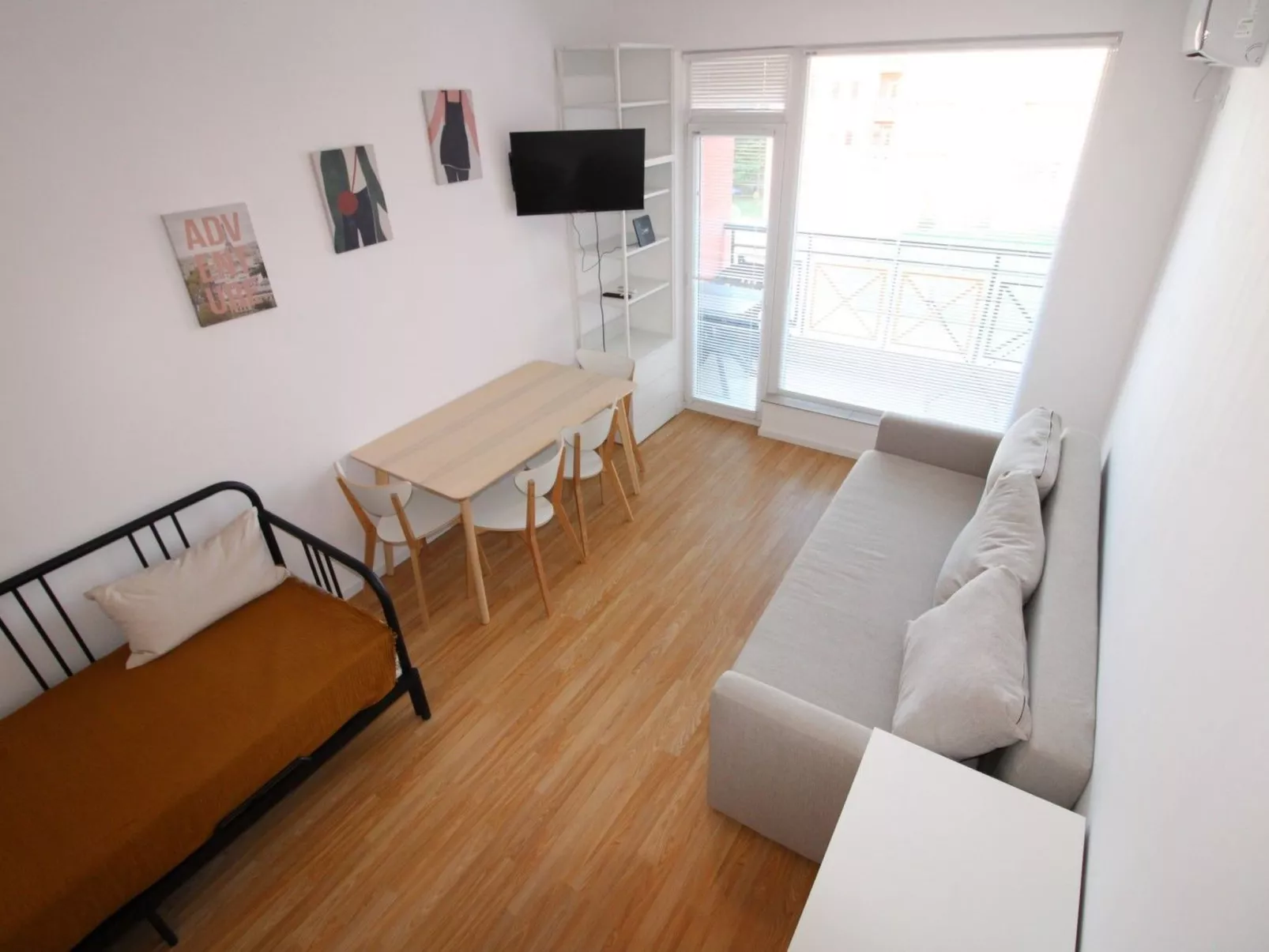 Menada - Sunny Day 6 - Studio mit Balkon - Drinnen