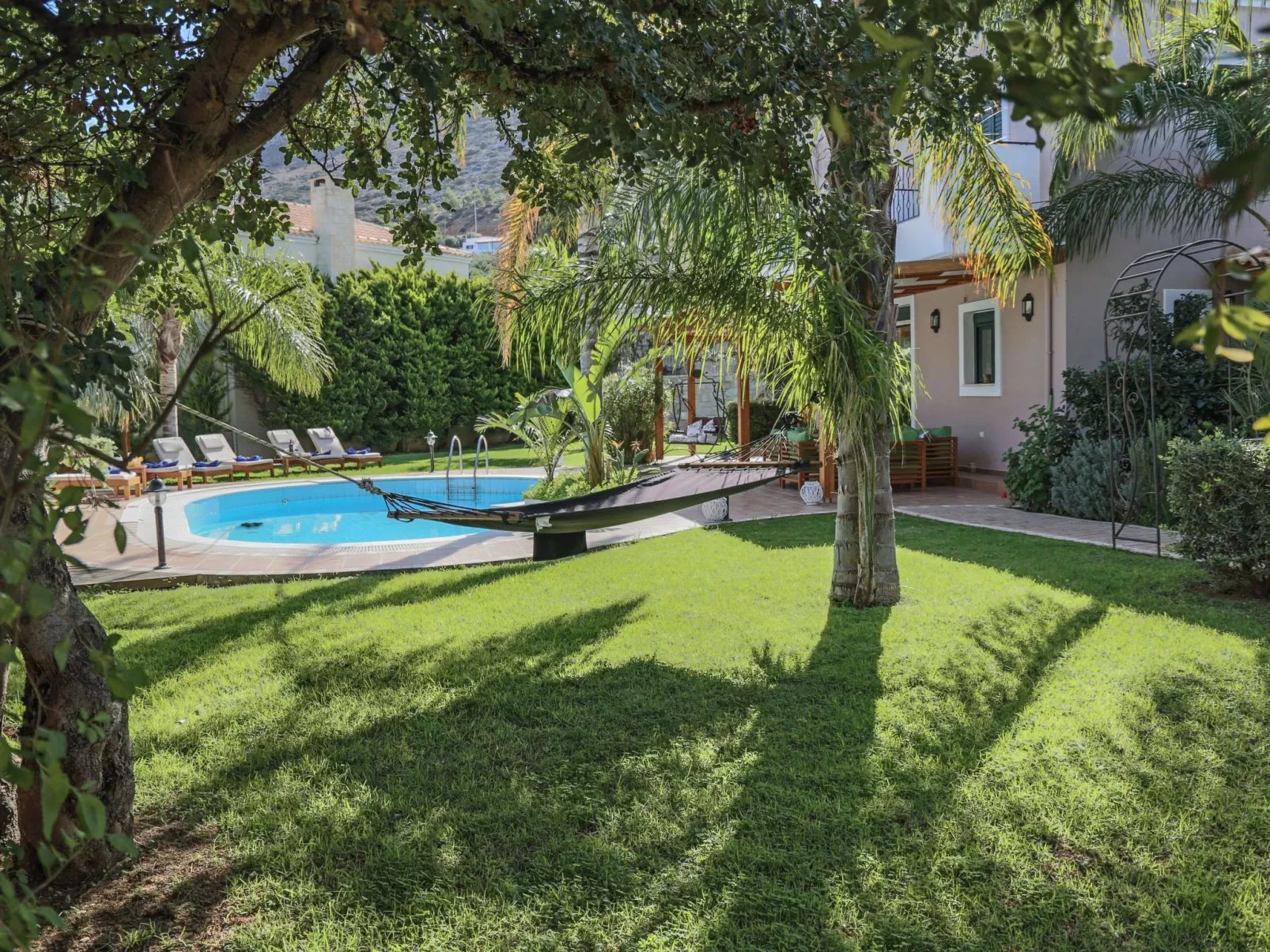 Ferienvilla mit Garten, Grill und Terrasse - Outside