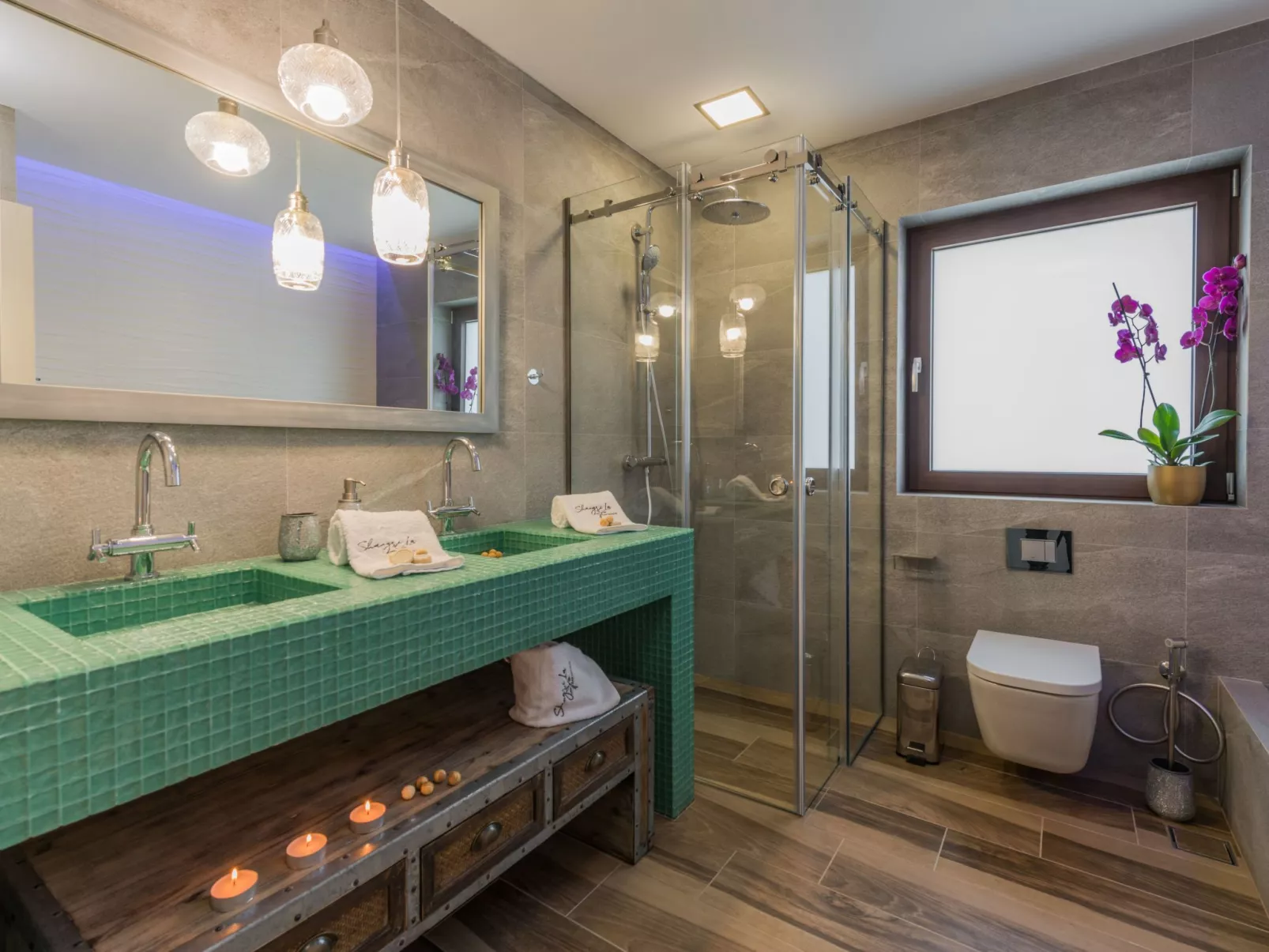 In Arkadii mit Außenpool-Drinnen