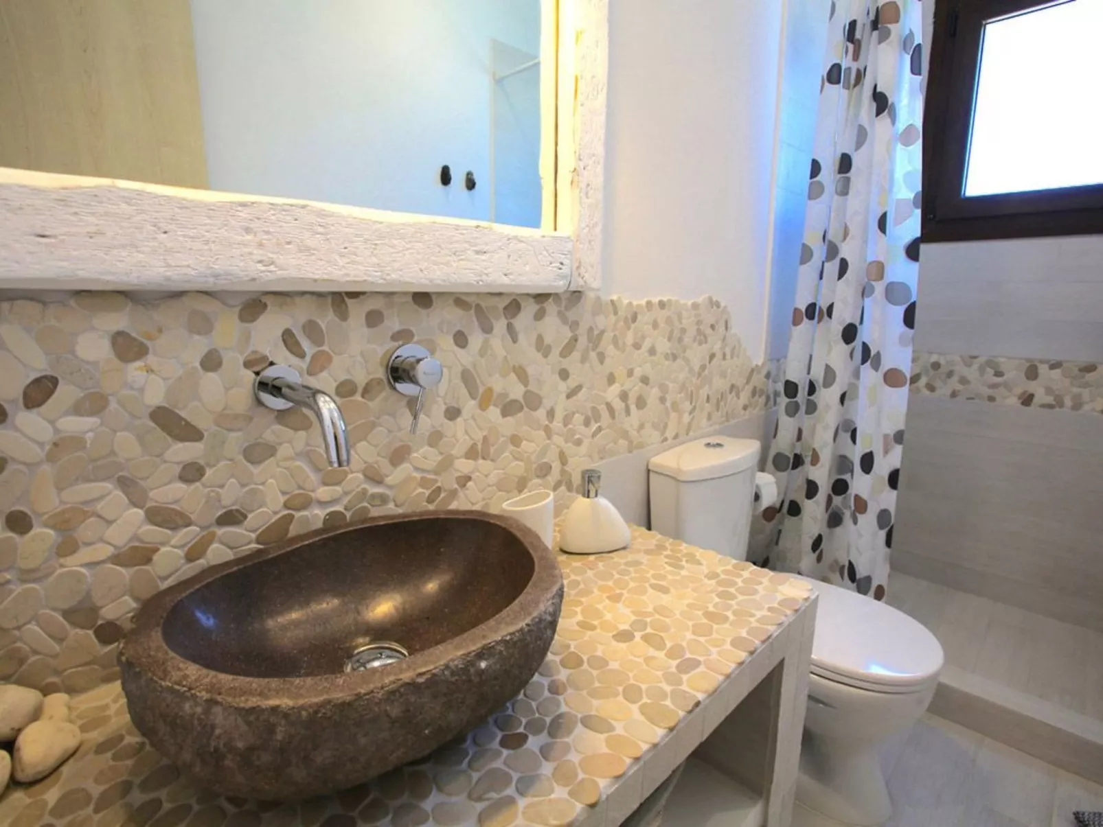 Ruhig gelegene Wohnung mit Meerblick an einem abgelegenen Strand-Dedans